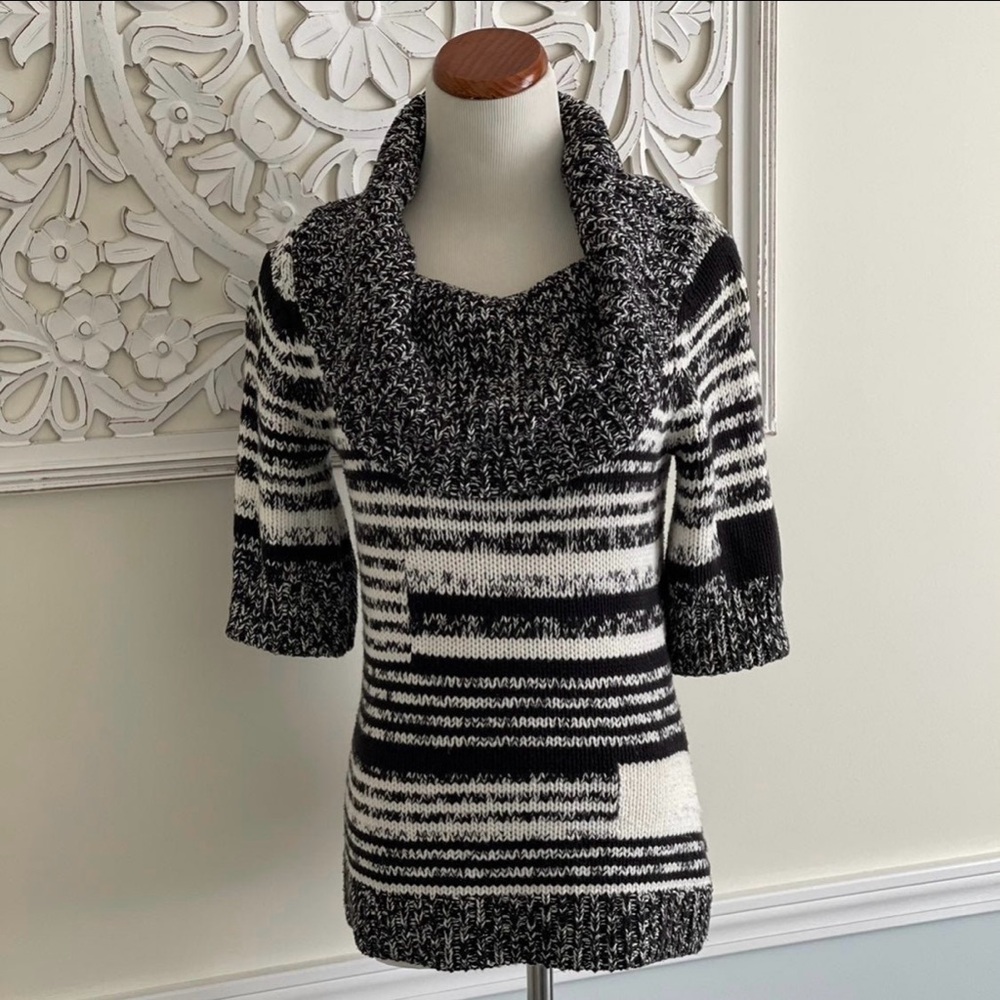 White House Black Market Sweater XS Like New EUC Casual Work